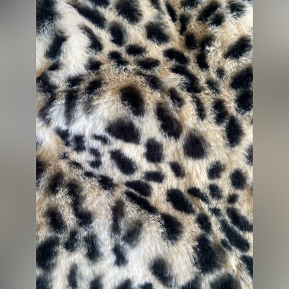 DYNAMITE leopard print fur jacket/coat NEW with tags in S - Picture 3 of 4
